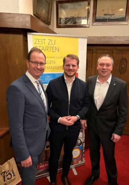 tl_files/gifs/vorstand/de Vries, Kluessendorf, Huebner_.jpg